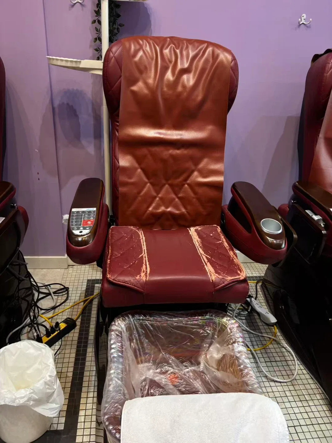 Salon Furniture: Spa Chair & Manicure Table image indicator(5)