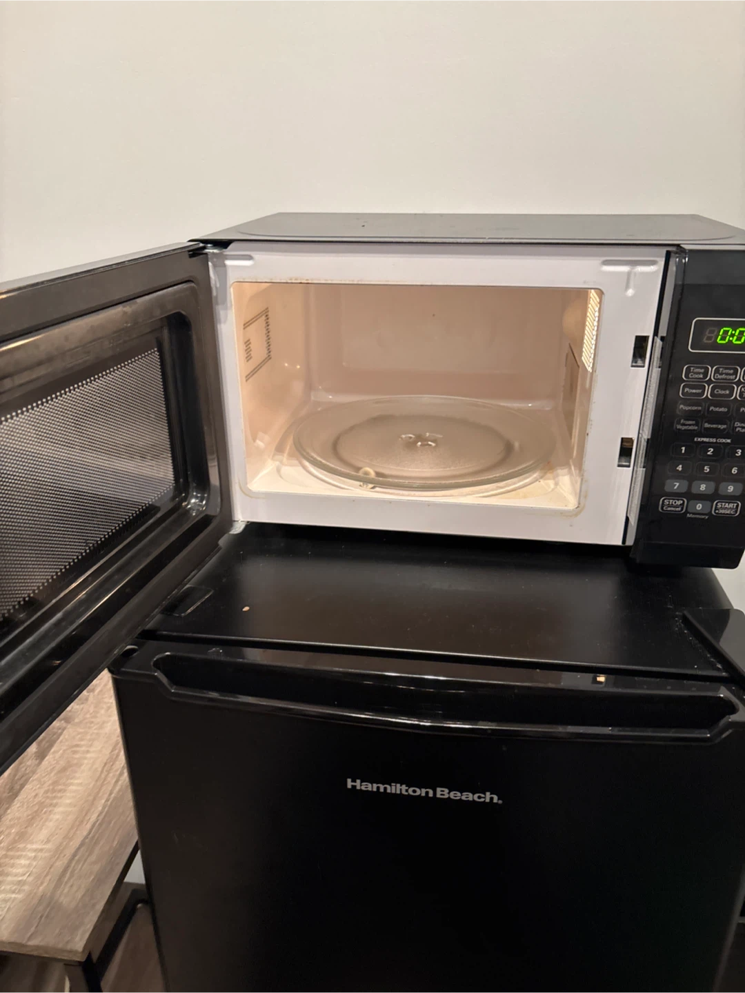 Microwave - photo 2