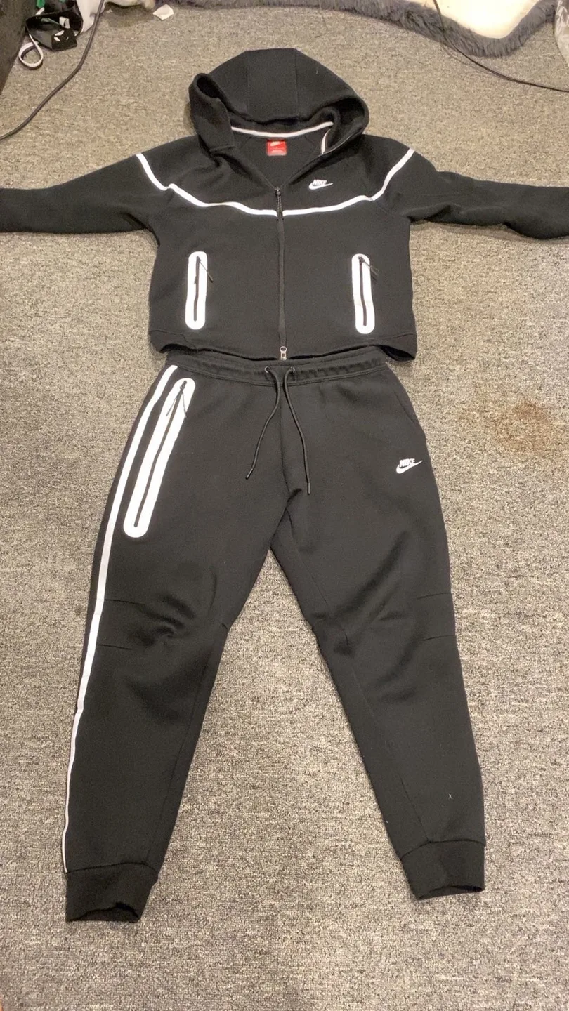 Nike Tech Fleece Tracksuit - Black image indicator(2)