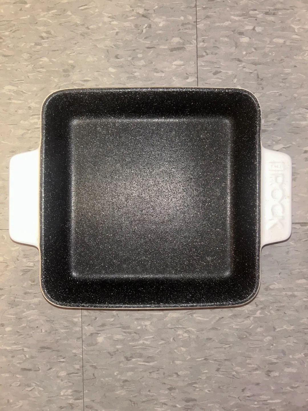 Le Creuset Square Baking Dish thumbnail