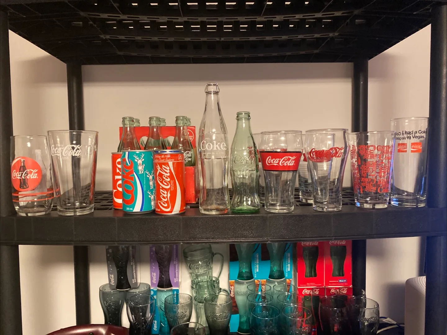 Coca-Cola Collectibles and Glasses image indicator(6)