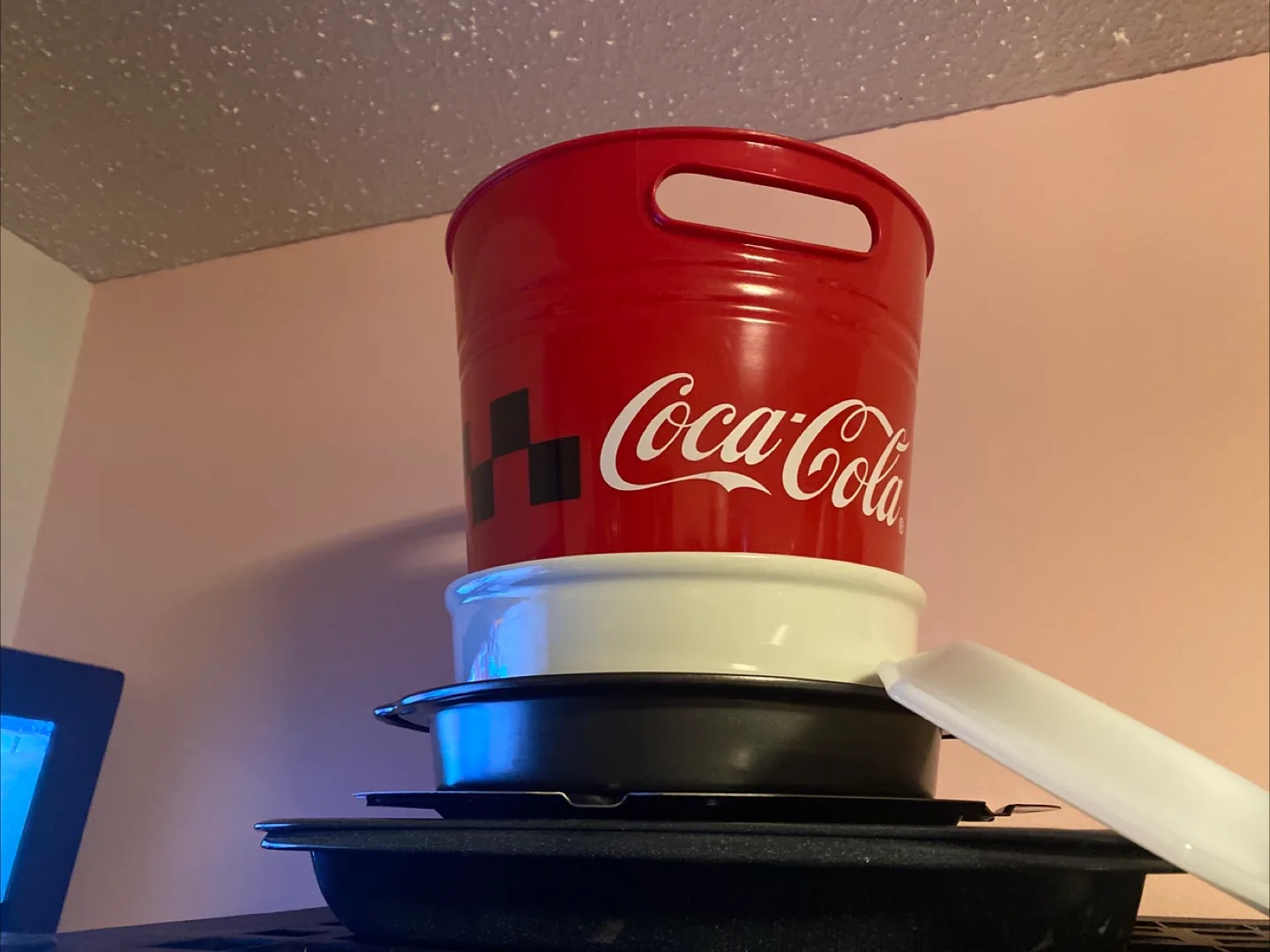 Coca-Cola Collectibles and Glasses image indicator(8)