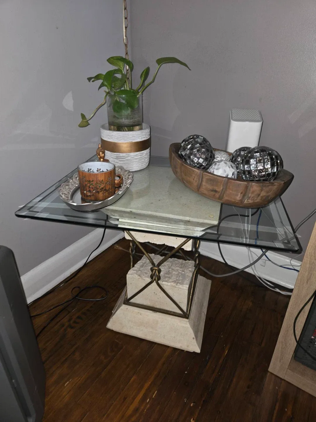 Glass Top Accent Table image indicator(2)