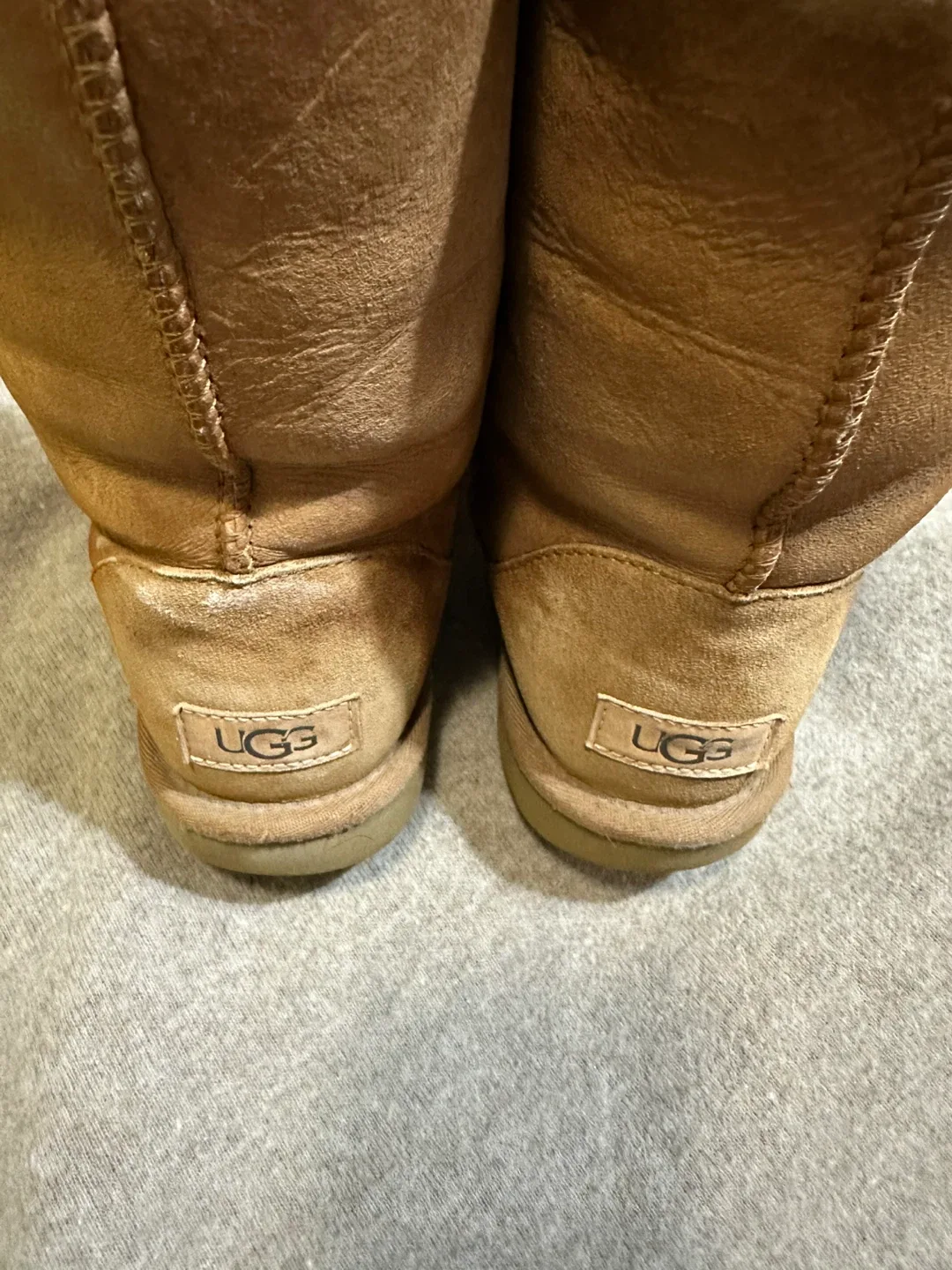 UGG Classic Short Boots - Size 8 Womens (Well-loved) image indicator(4)
