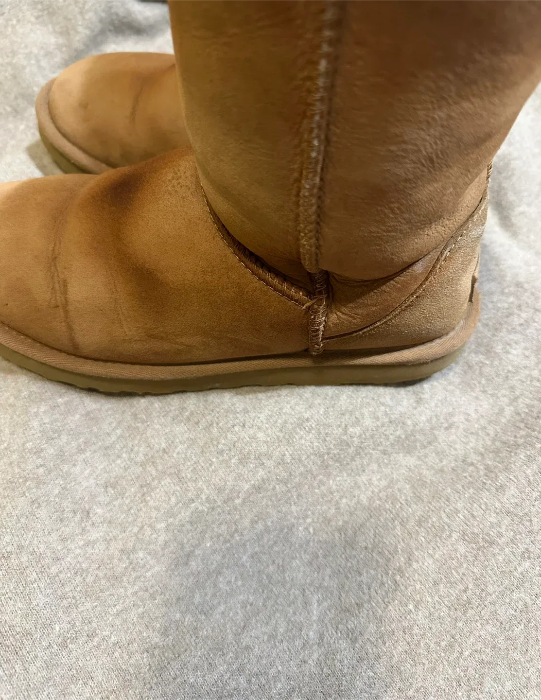 UGG Classic Short Boots - Size 8 Womens (Well-loved) image indicator(10)