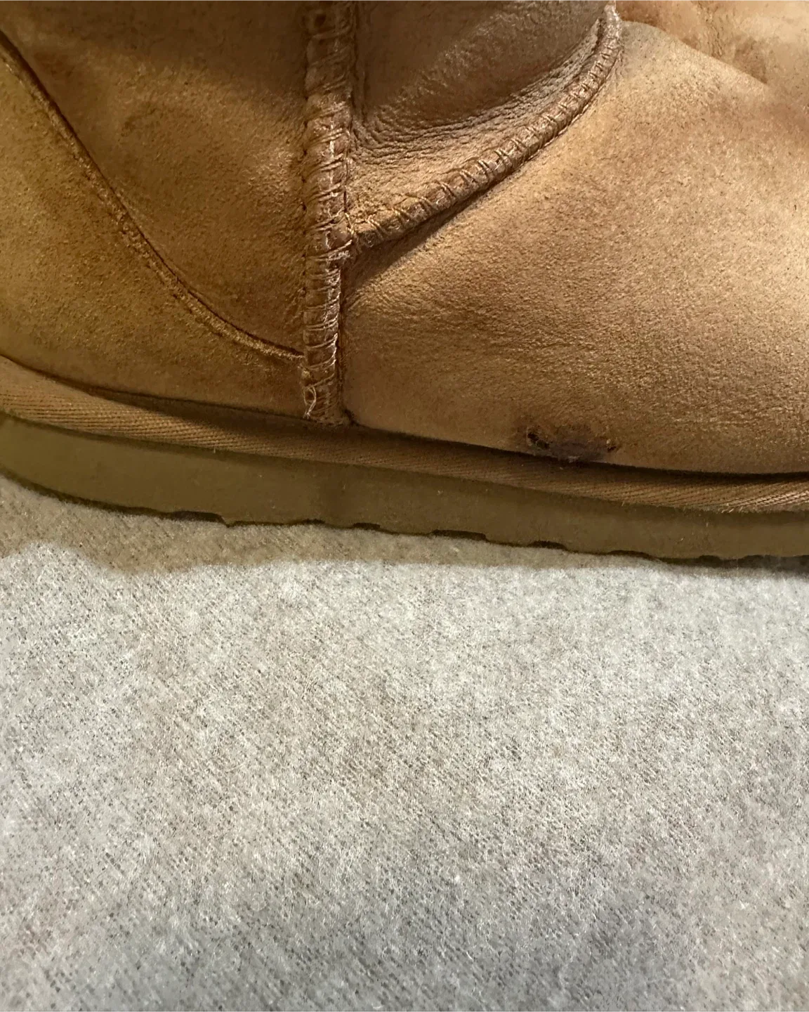 UGG Classic Short Boots - Size 8 Womens (Well-loved) image indicator(9)