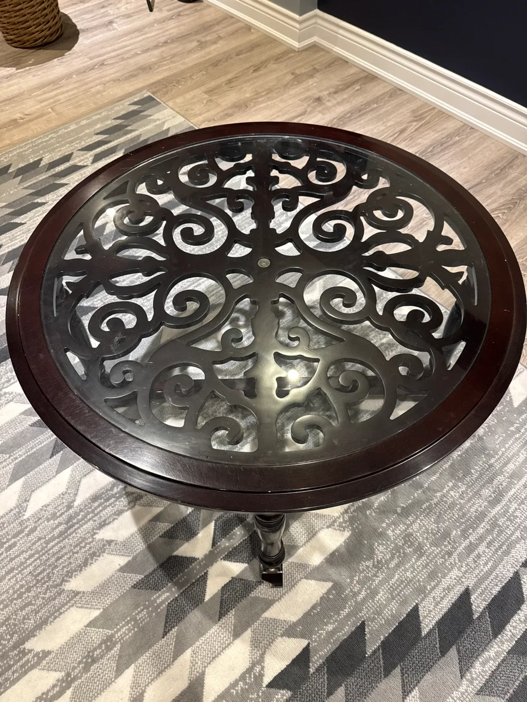 Round Coffee Table with Glass Top image indicator(2)