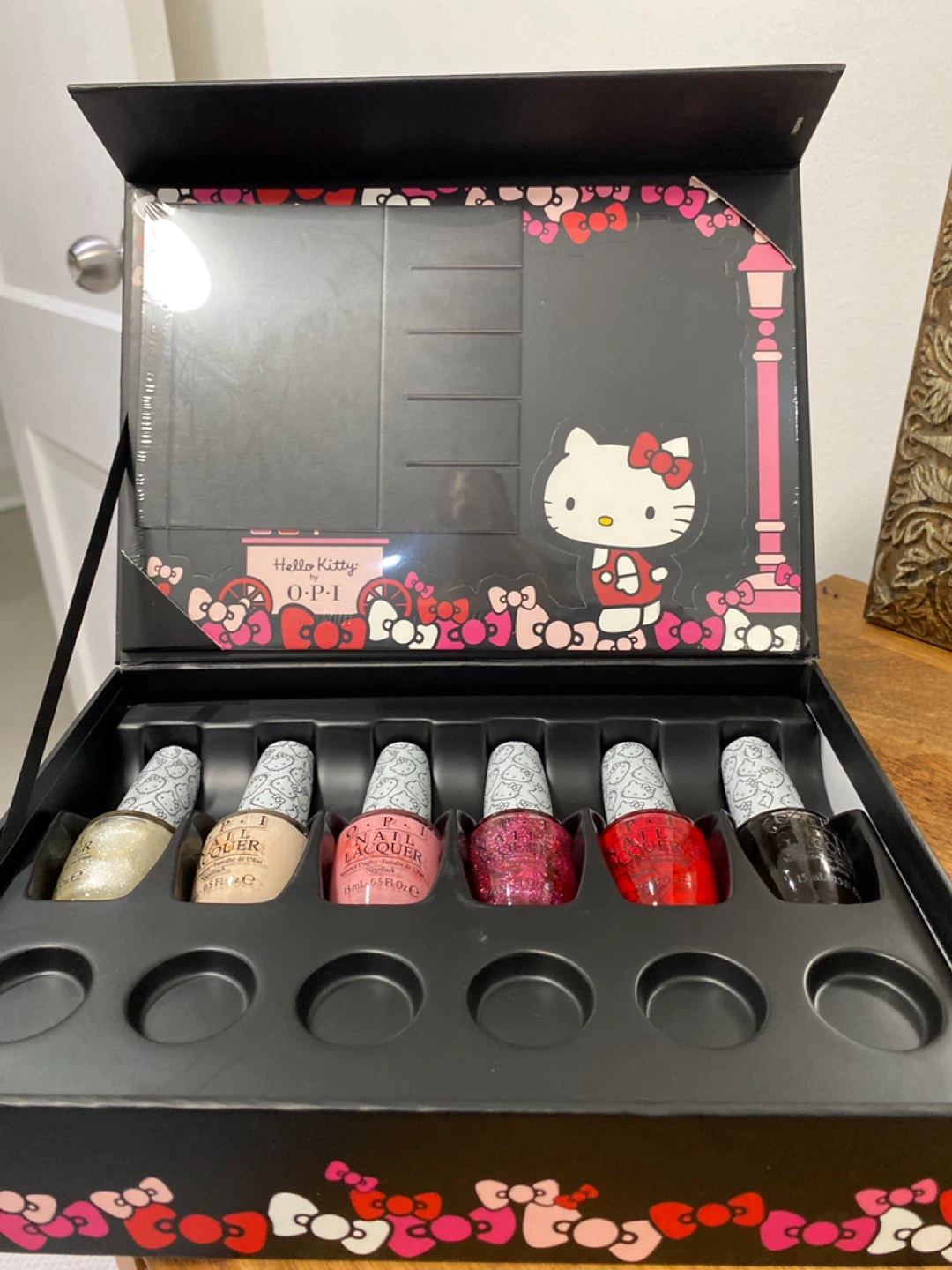 Hello Kitty by OPI Collector's Edition - 6 Nail Lacquers - photo 3