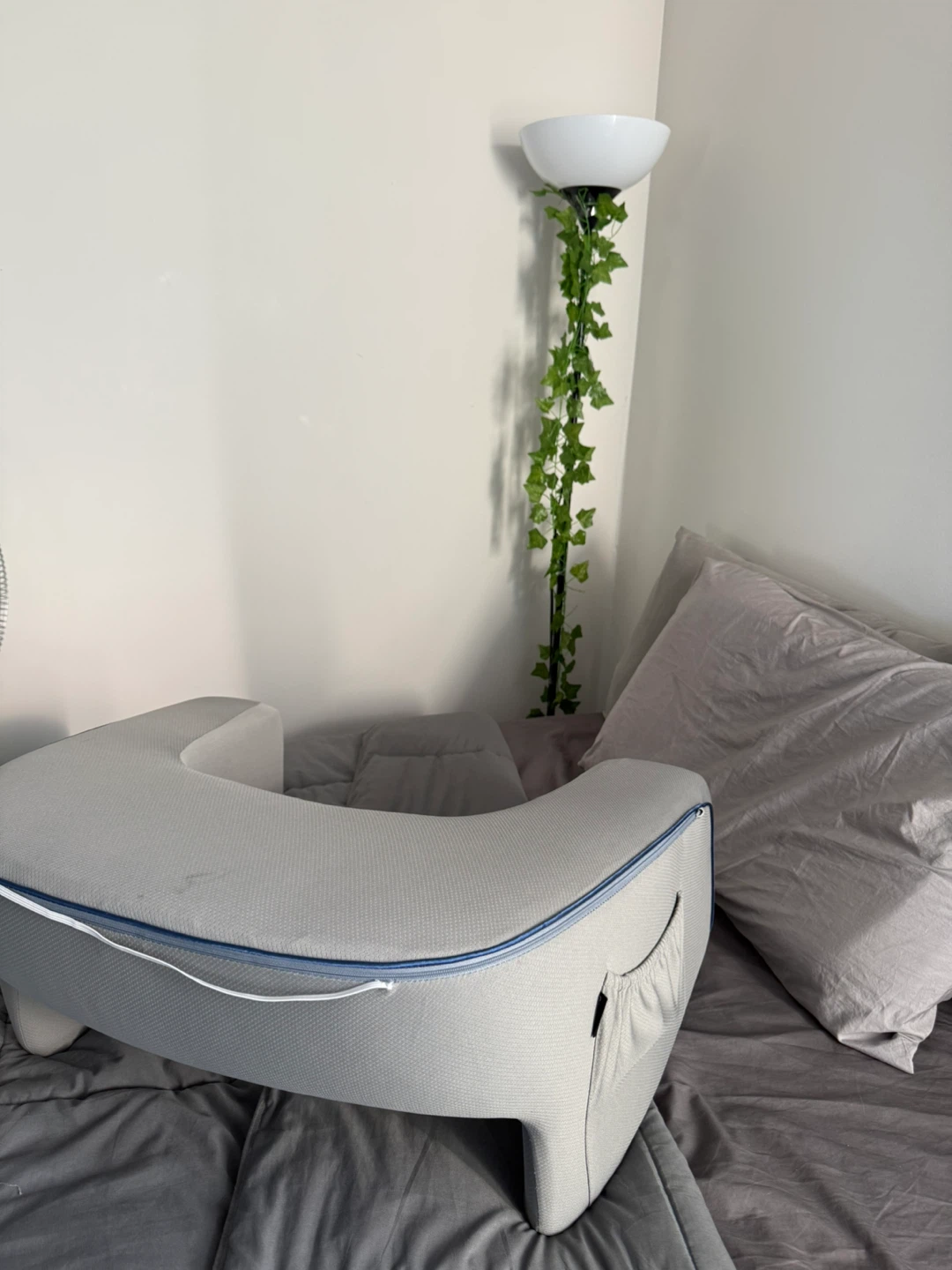 Reading & Gaming Pillow - photo 4