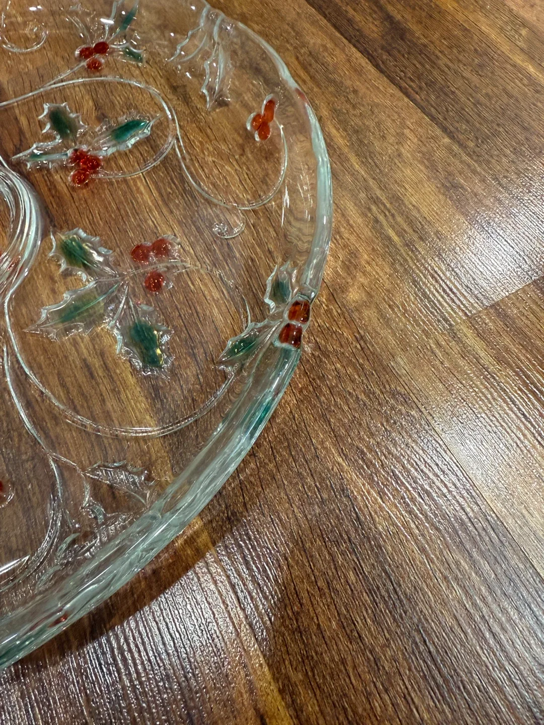 Clear Glass Serving Platter with Holly Design image indicator(4)