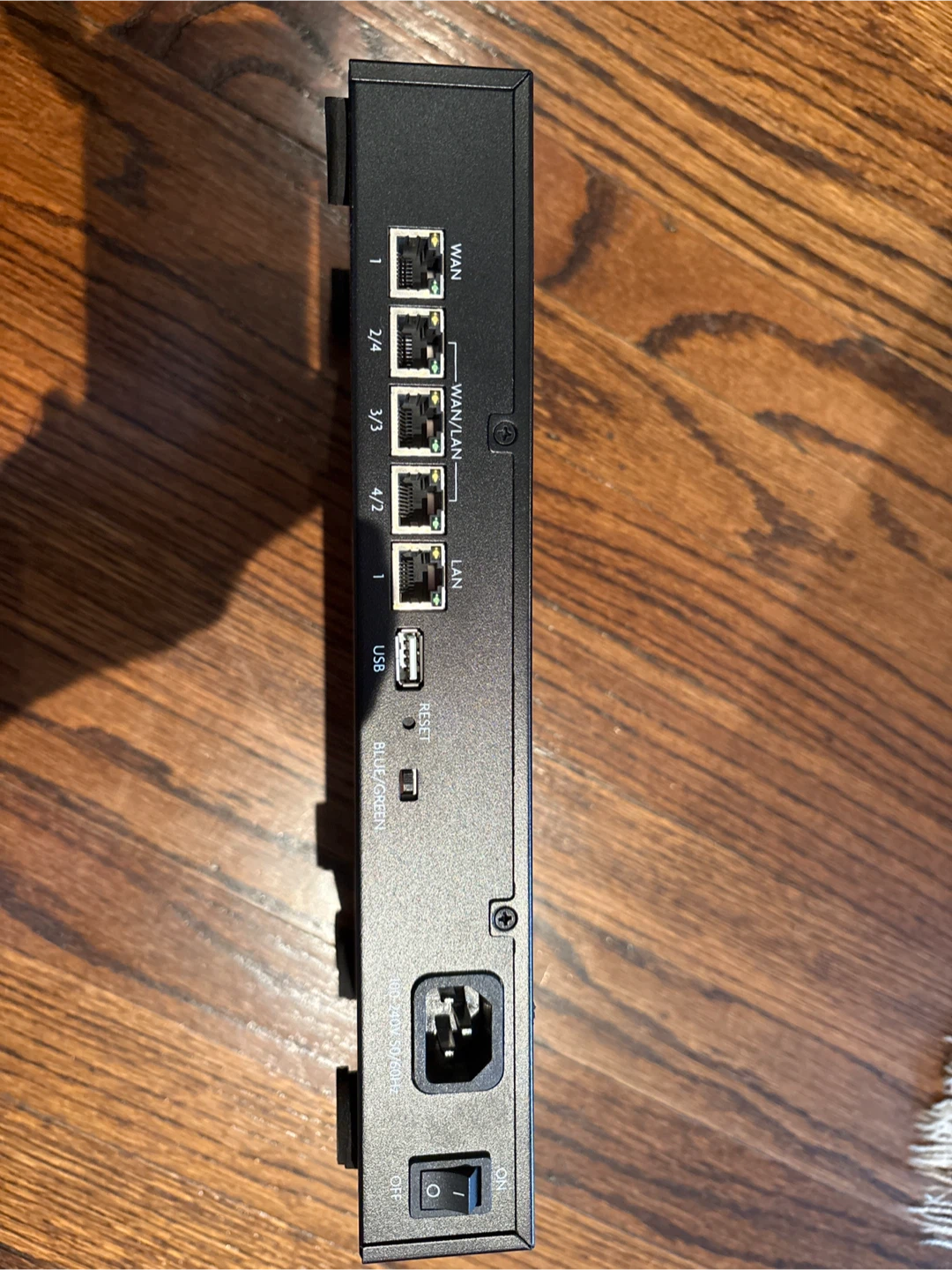 Luxul ABR-4400 AV Series Multi-WAN Gigabit Router - photo 4