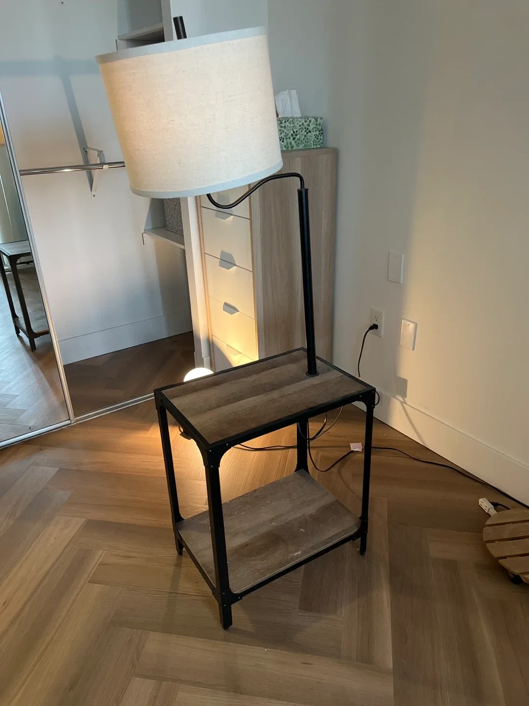 Floor Lamp with Table and USB Port image indicator(4)