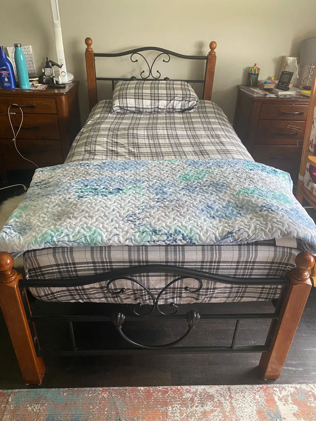 Metal and Wood Twin Bed Frame image indicator(3)