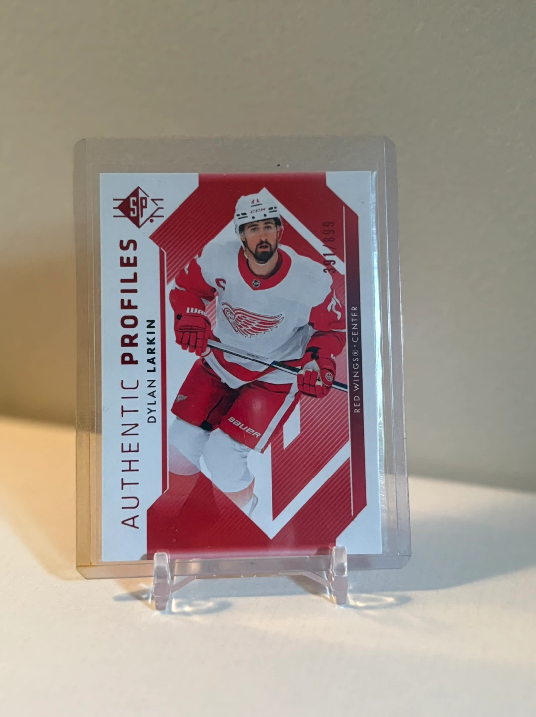 Dylan Larkin Authentic Profiles Hockey Card