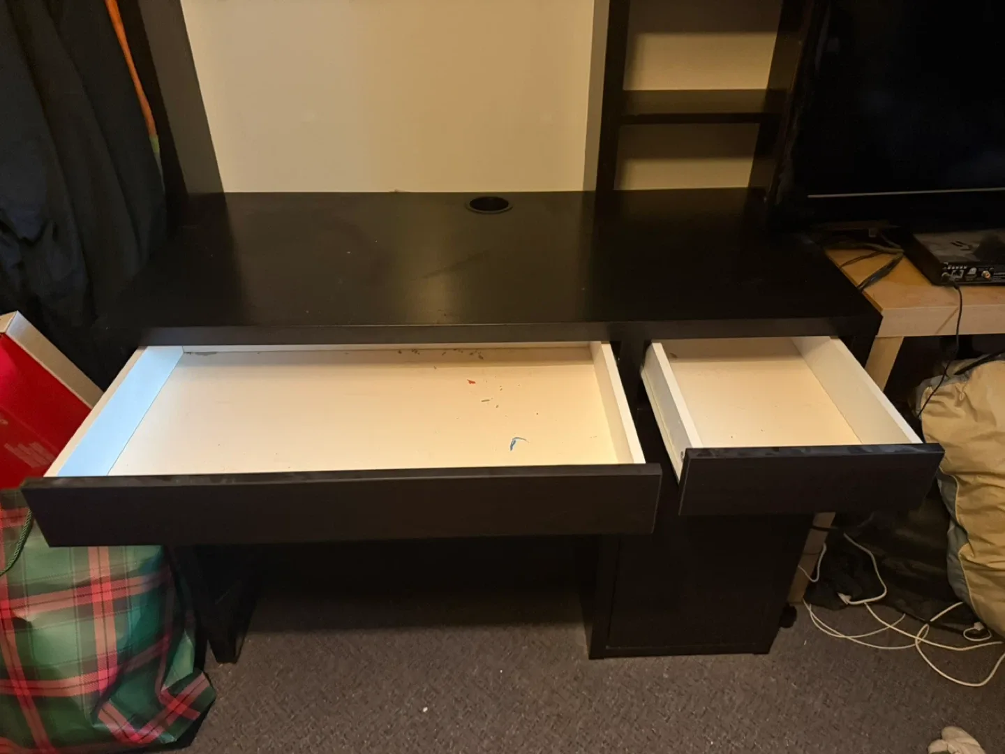 Dark Brown Desk with Hutch image indicator(2)