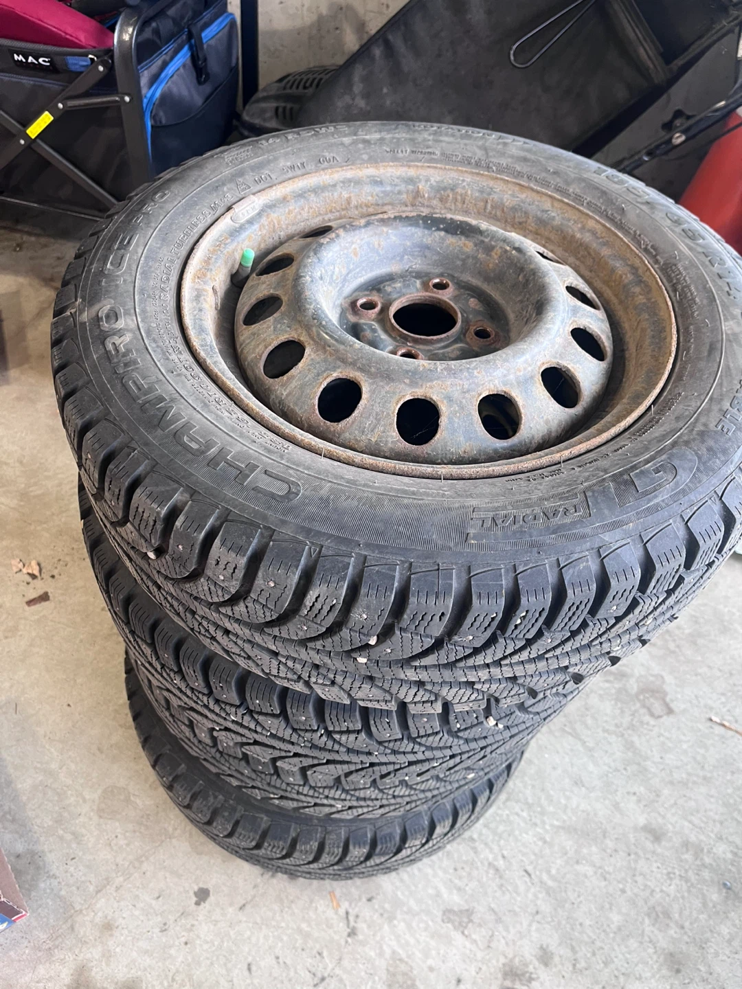 Set of 4 Studded Winter Tires 175/65R14 - photo 3