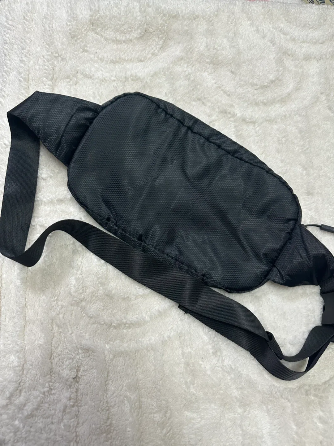 Travelon Black Waist Bag image indicator(2)