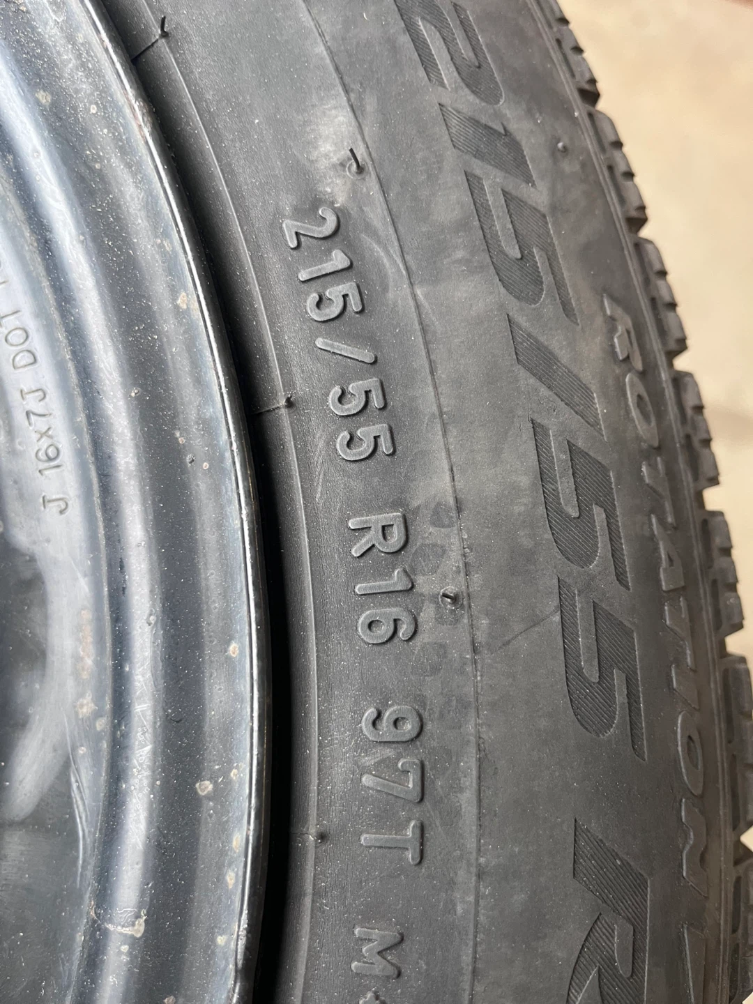 Pirelli Ice Zero Studless 215/55R16 Winter Tires - photo 4
