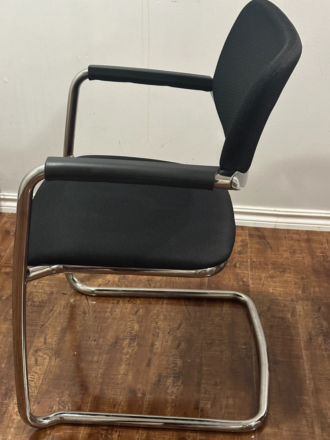 Black Office Chair - photo 2