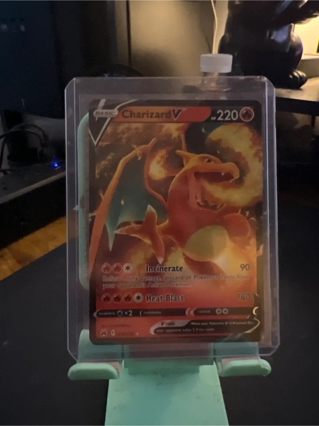 Charizard V Pokemon Card thumbnail