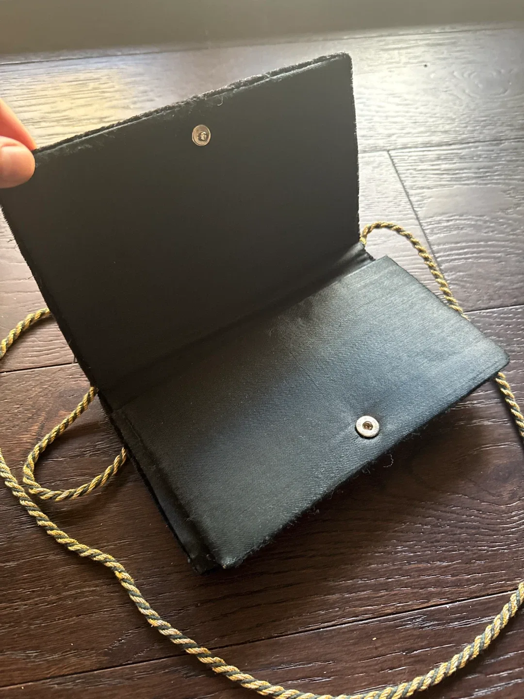 Vintage Embroidered 1950s Rare Black Velvet Clutch Purse image indicator(6)