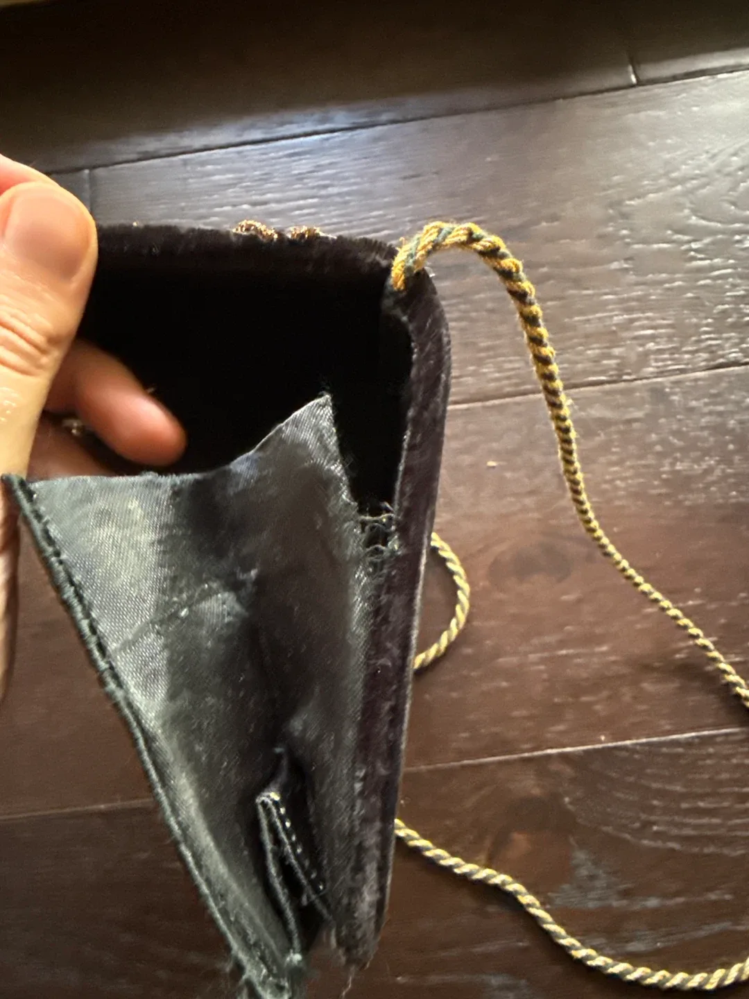 Vintage Embroidered 1950s Rare Black Velvet Clutch Purse image indicator(7)