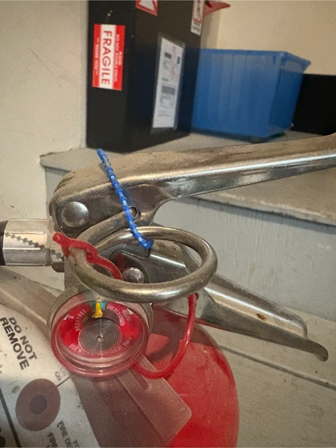 Fireguard Fire Extinguisher image indicator(2)