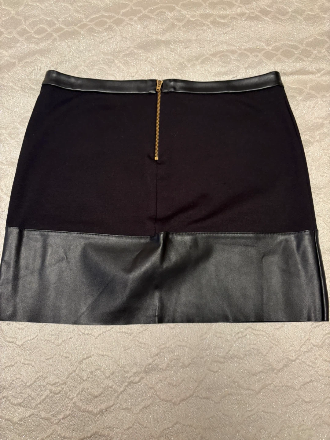 Guess Black Mini Skirt - Size Small - photo 2