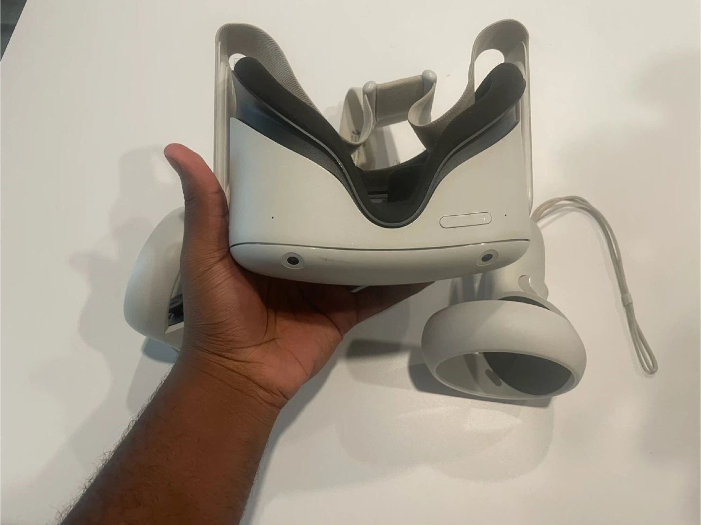 Oculus Quest 2 VR Headset with Controllers - photo 3