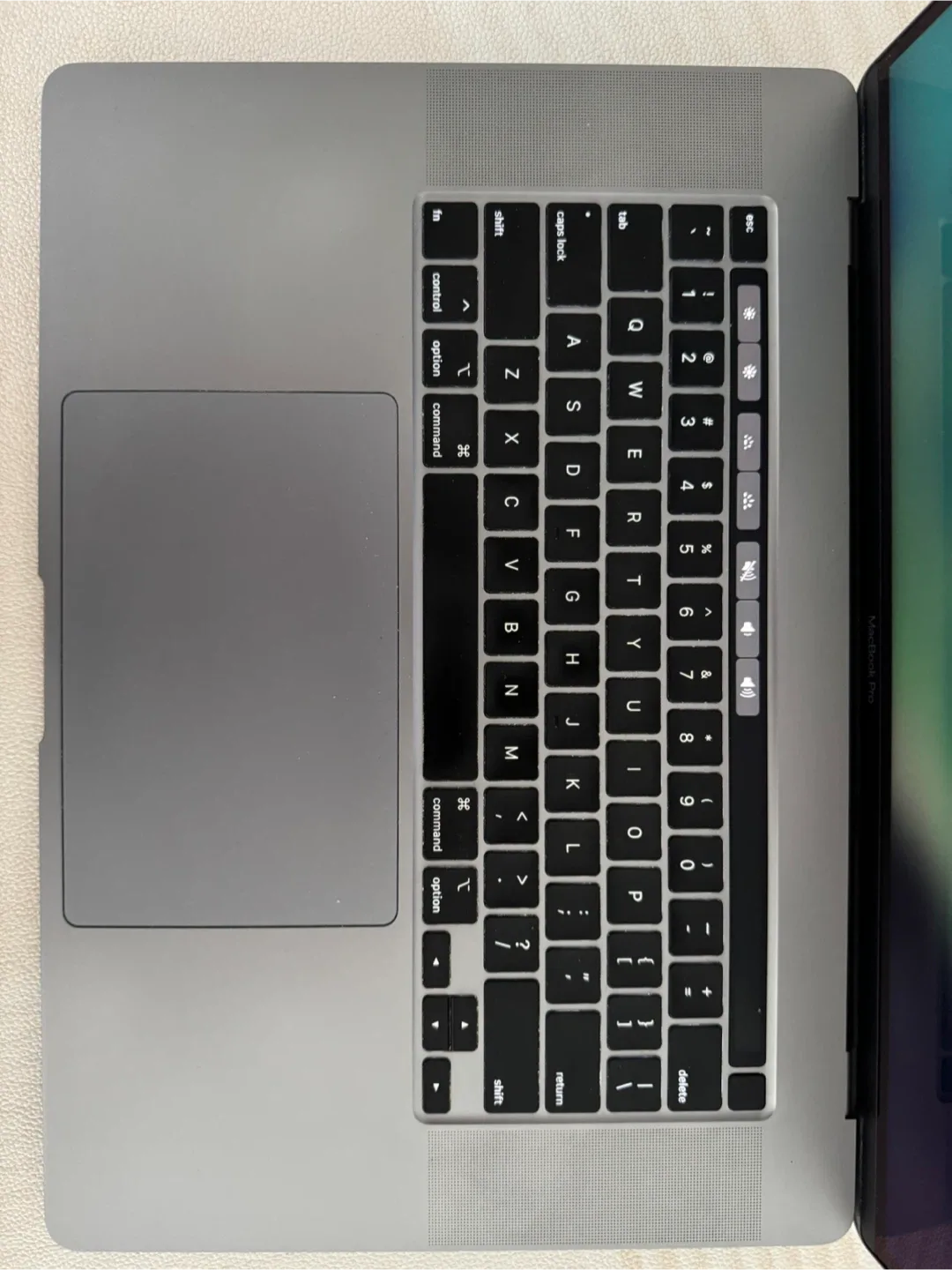 MacBook Pro 16-inch (2019) — i9 2.3 GHz · 32 GB RAM · 1 TB SSD image indicator(5)