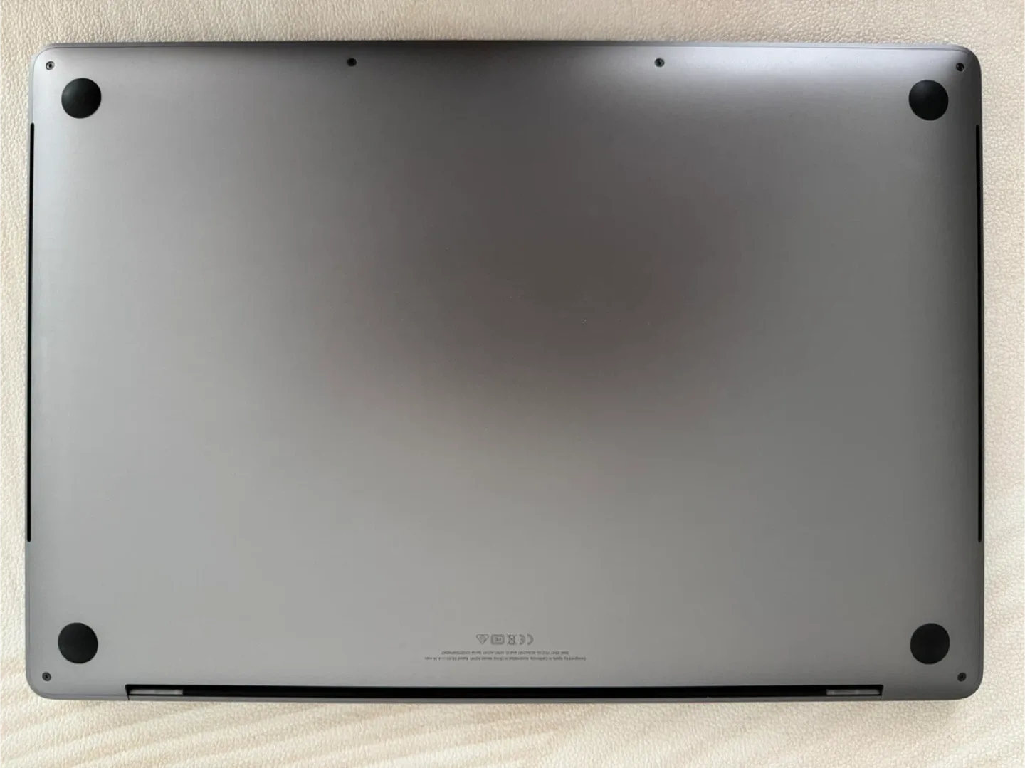 MacBook Pro 16-inch (2019) — i9 2.3 GHz · 32 GB RAM · 1 TB SSD image indicator(8)