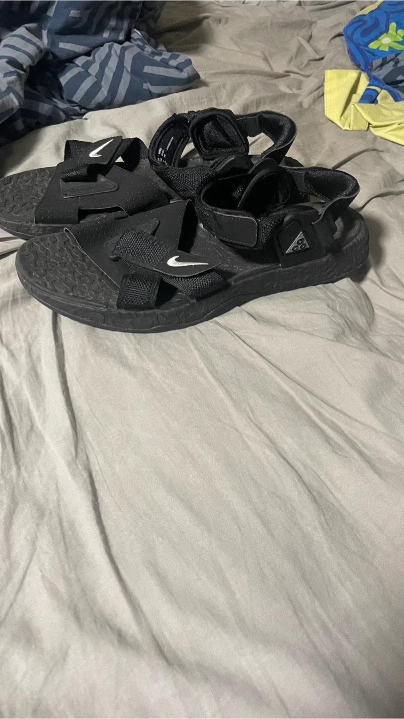 Nike Air Deschutz Sandals - Size 11 thumbnail
