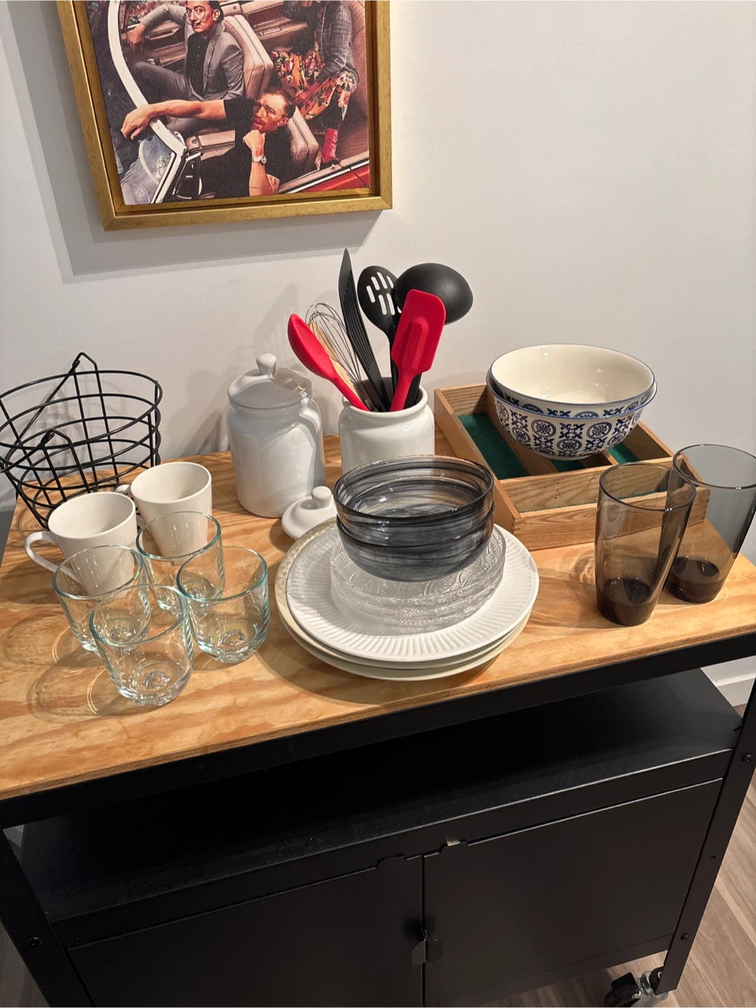 Misc kitchen dishes/utensils