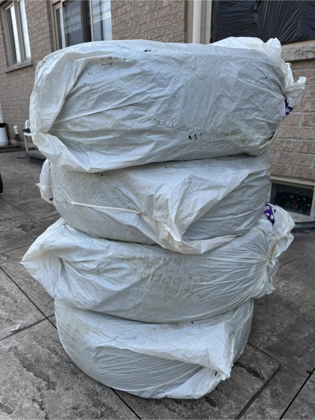 Set of 4 Motomaster Winter Edge Winter Tires 235/65R17 image indicator(7)