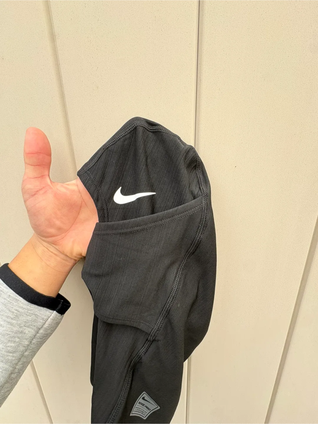 Nike Pro Therma-FIT Hood - Black image indicator(3)