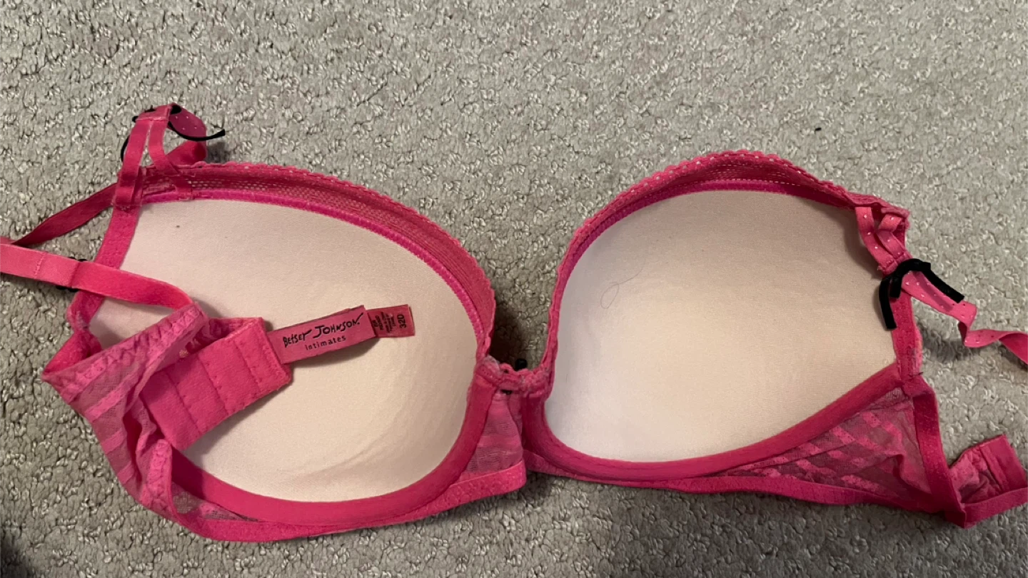 Betsey Johnson Pink Bra Size 32D - photo 2