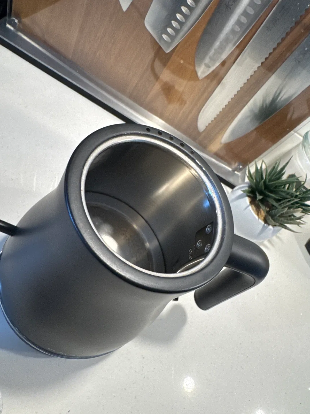 Ulalov Electric Gooseneck Kettle - Like New image indicator(2)