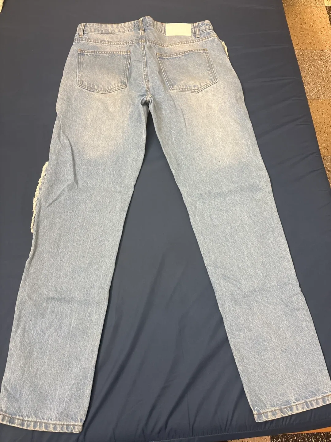 BoohooMAN Baggy Jeans - Size 32 image indicator(2)