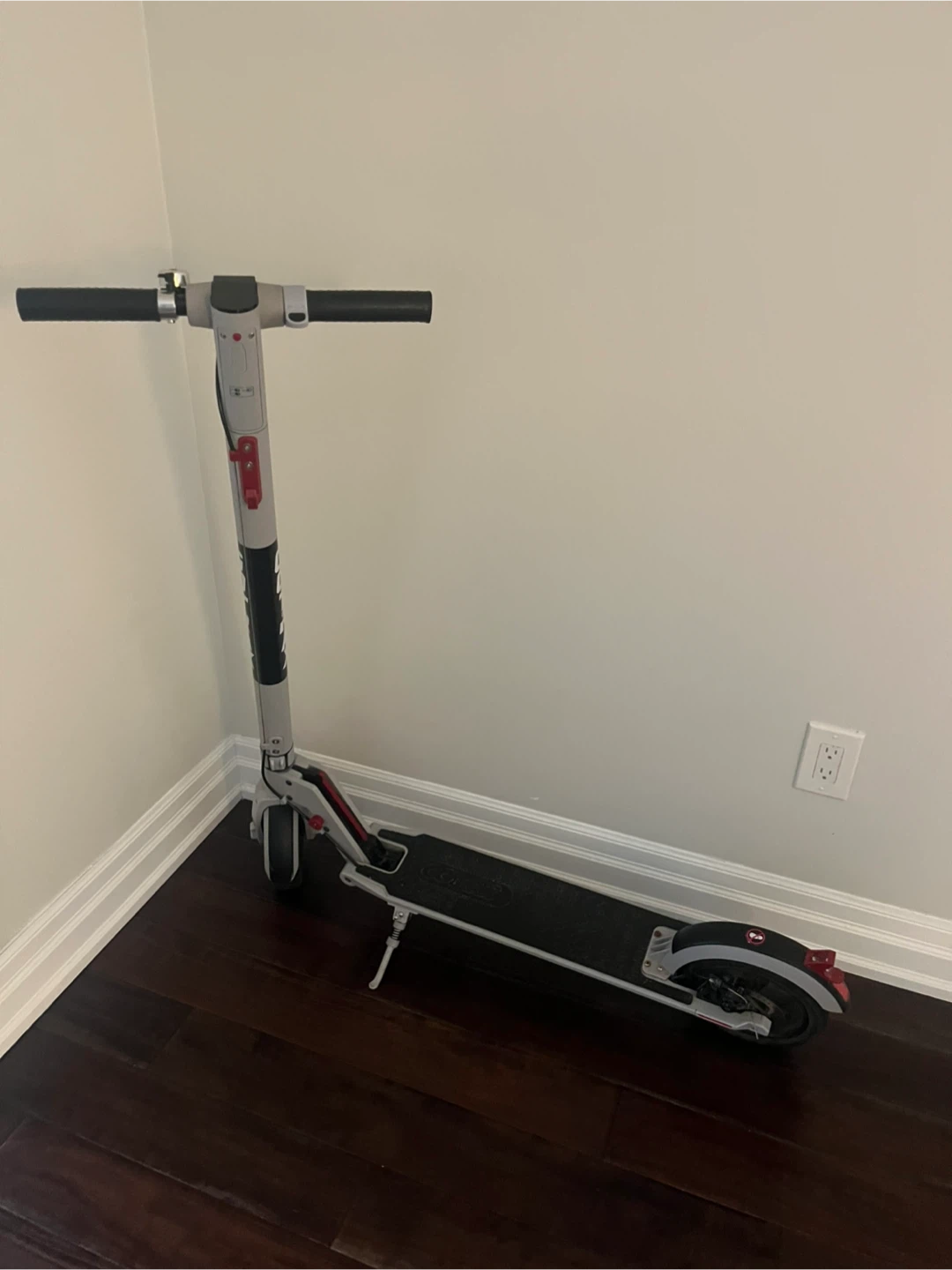 GOTRAX XR Ultra e-scooter, runs like new. reliable and smooth.