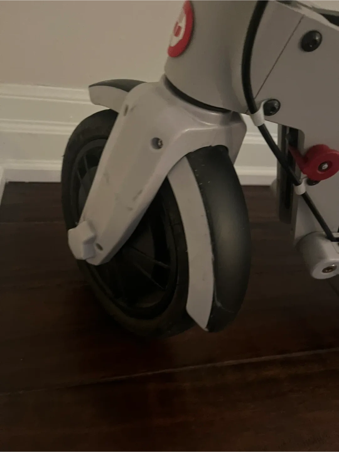 GOTRAX XR Ultra e-scooter, runs like new. reliable and smooth. image indicator(5)