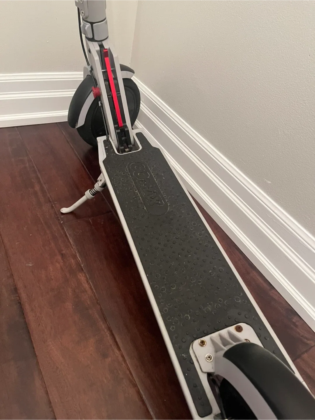 GOTRAX XR Ultra e-scooter, runs like new. reliable and smooth. image indicator(7)