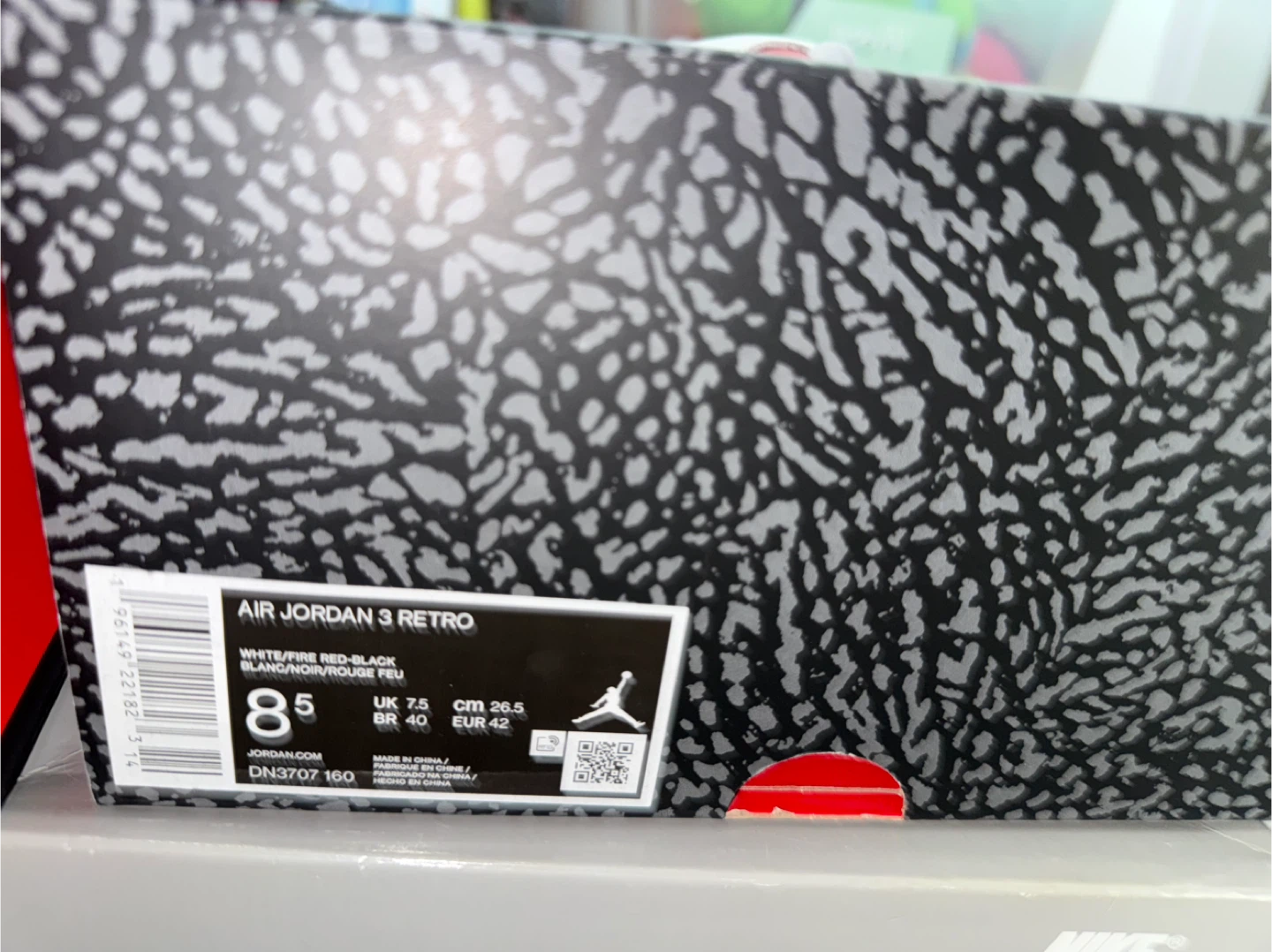 Air Jordan 3 Retro White/Fire Red, Size 8.5 - photo 2