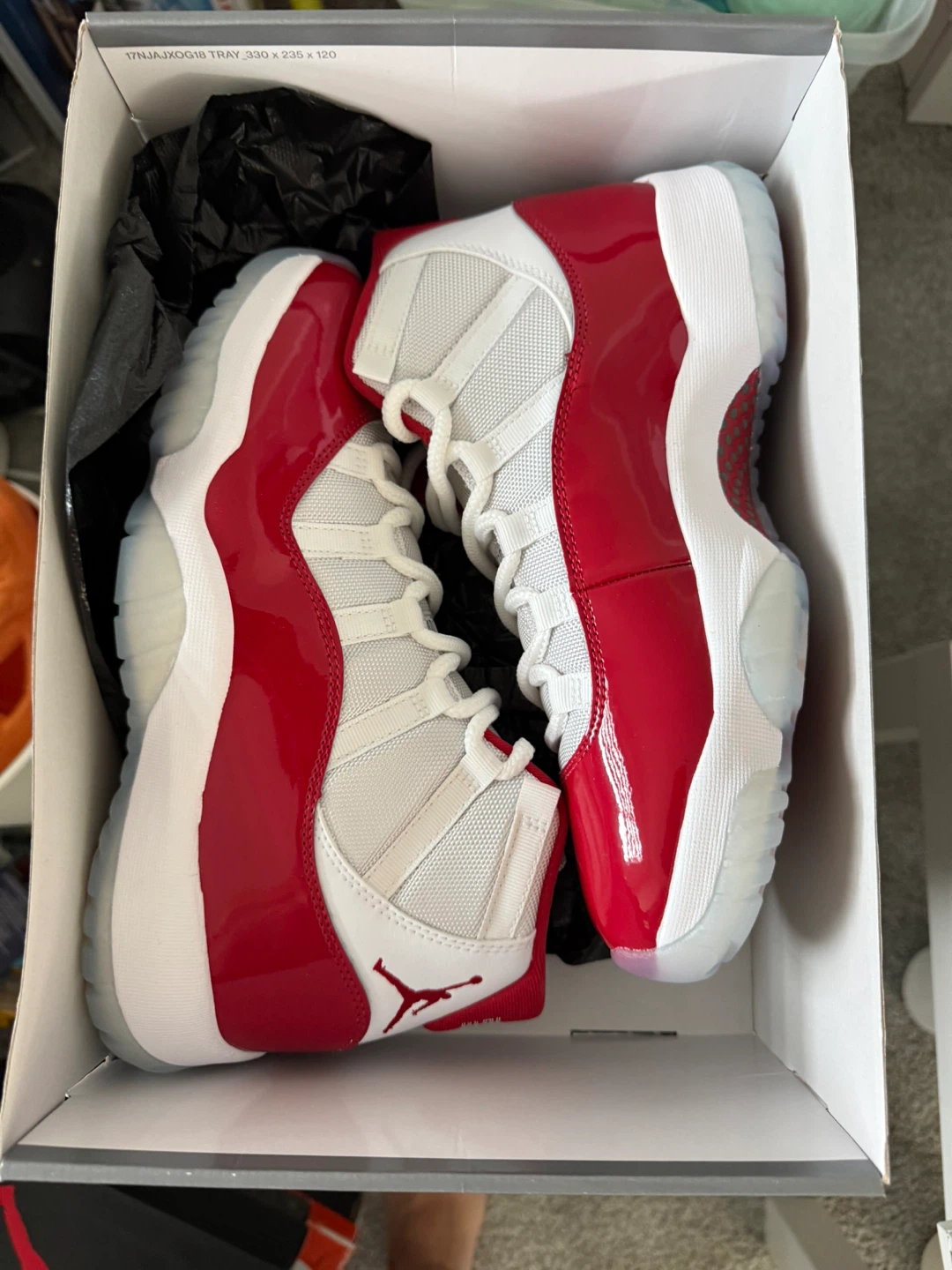 Air Jordan 11 Retro Varsity Red - Size 9