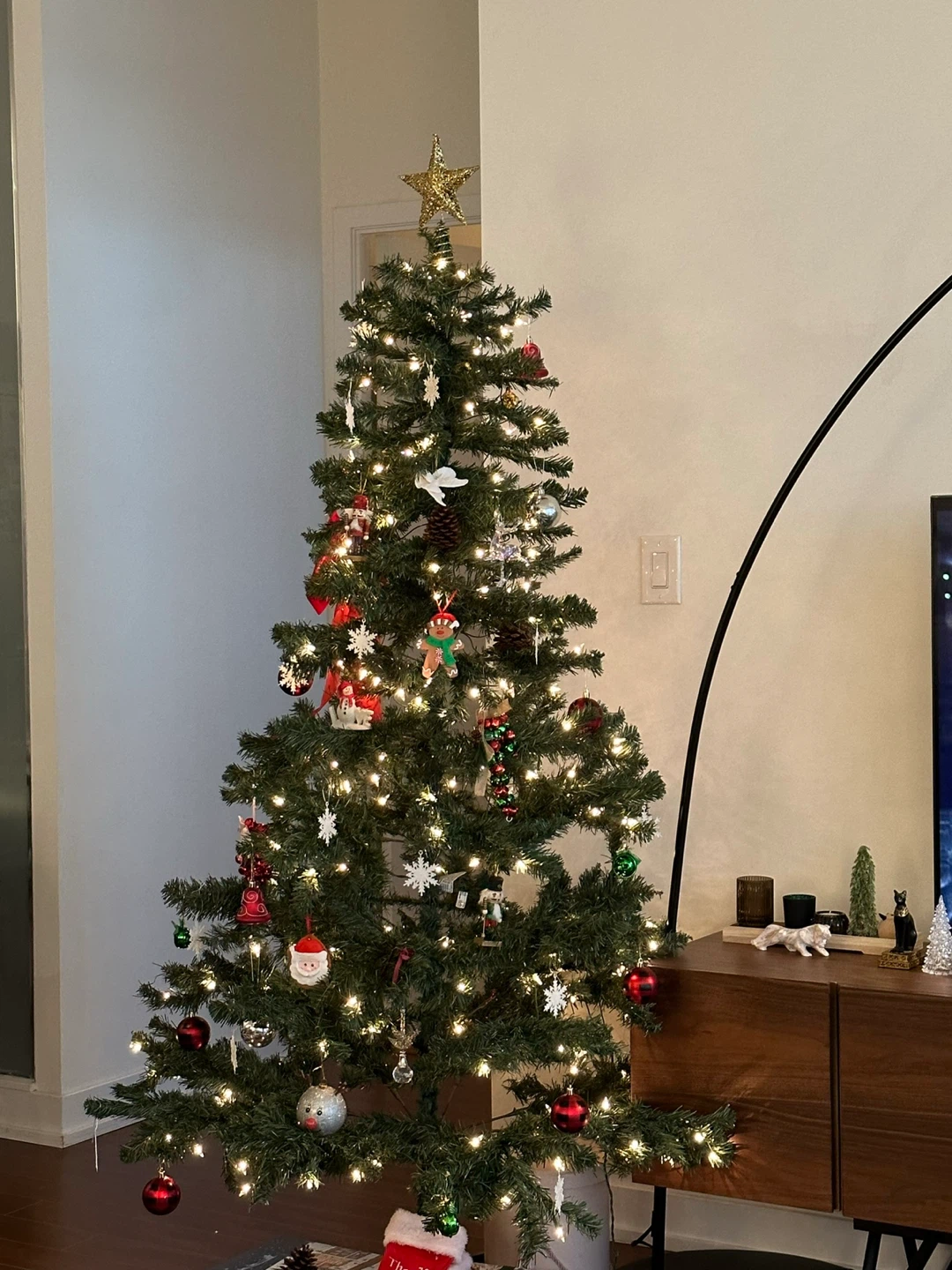 Pre-lit Christmas Tree - 6.5 ft
