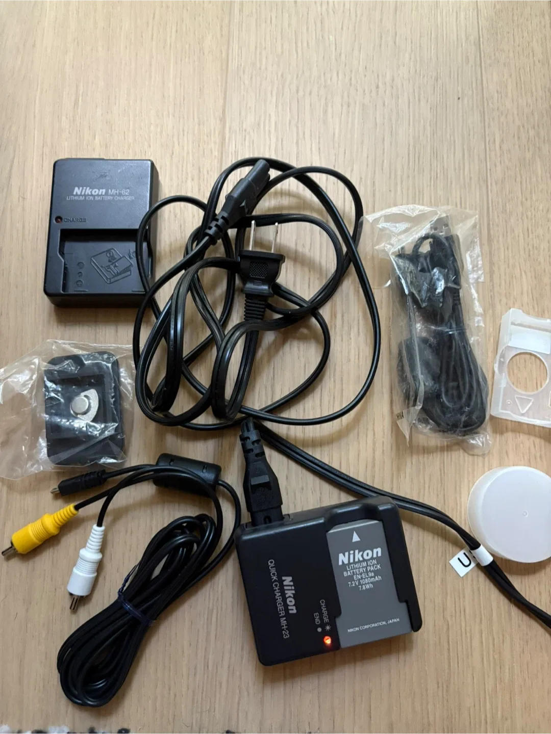 Nikon D5000 DSLR Camera with 18-55mm Lens image indicator(5)