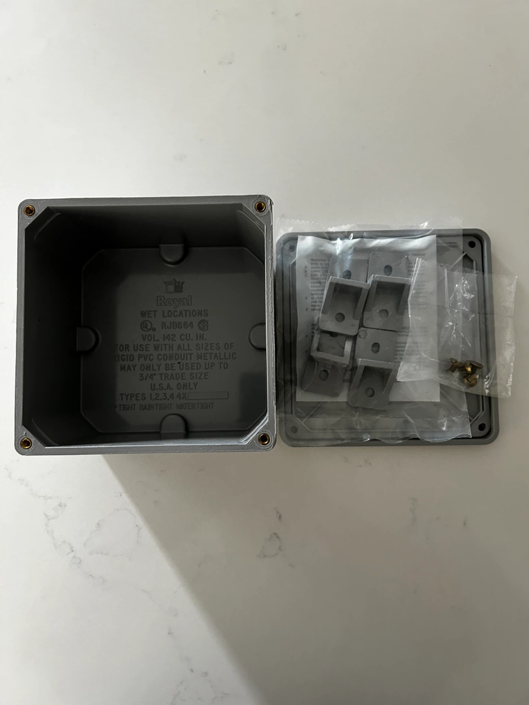 Waterproof junction box - photo 2