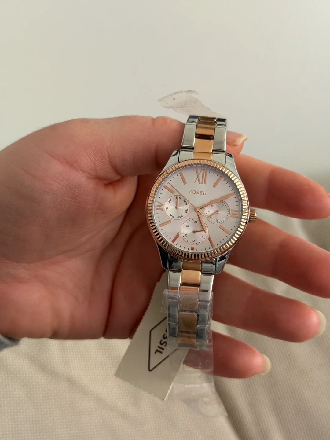 New Fossil Riley Two-Tone Stainless Steel Watch image indicator(4)