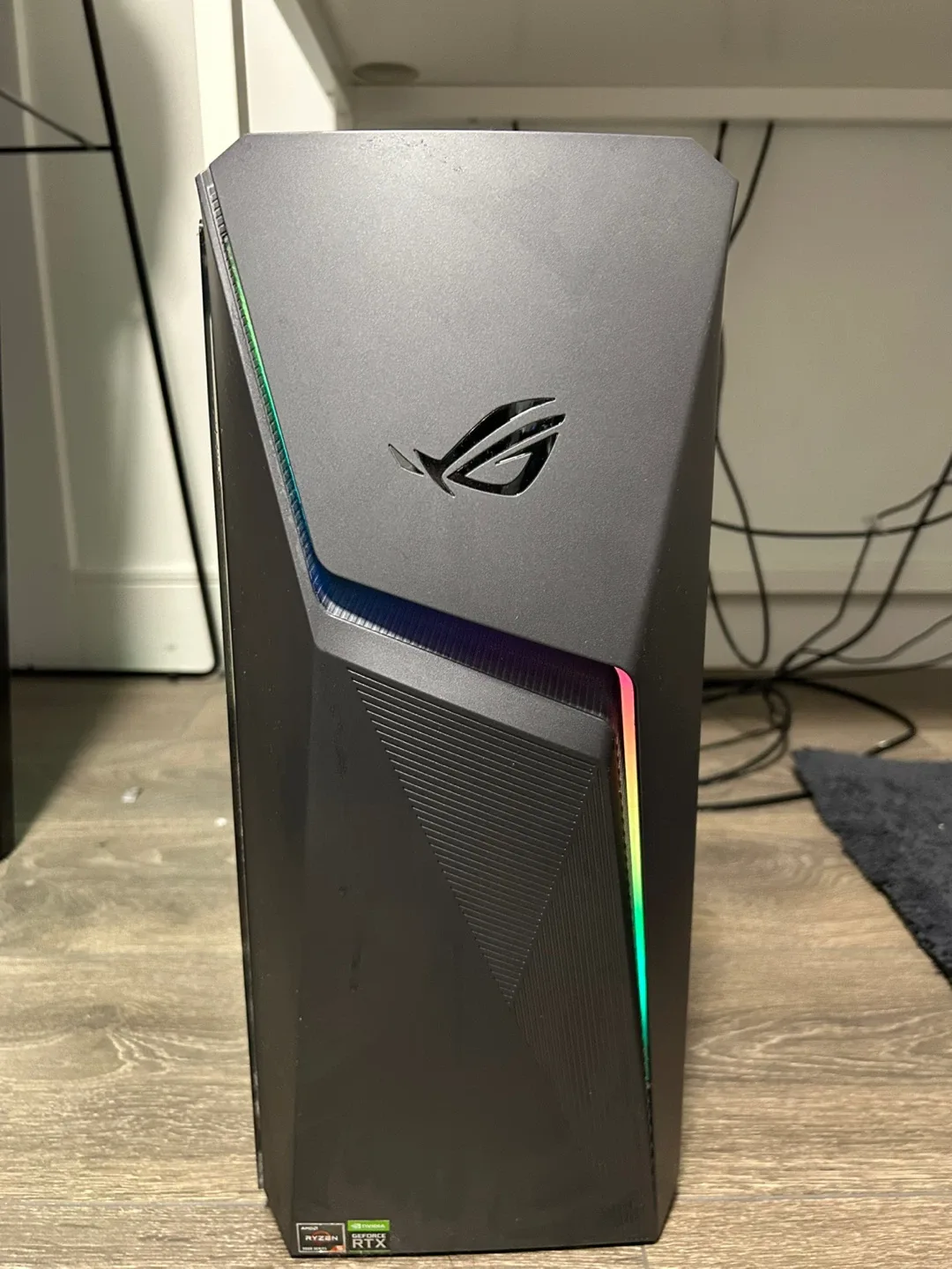 Gaming Computer ( everything for $900) Pick up Only image indicator(3)