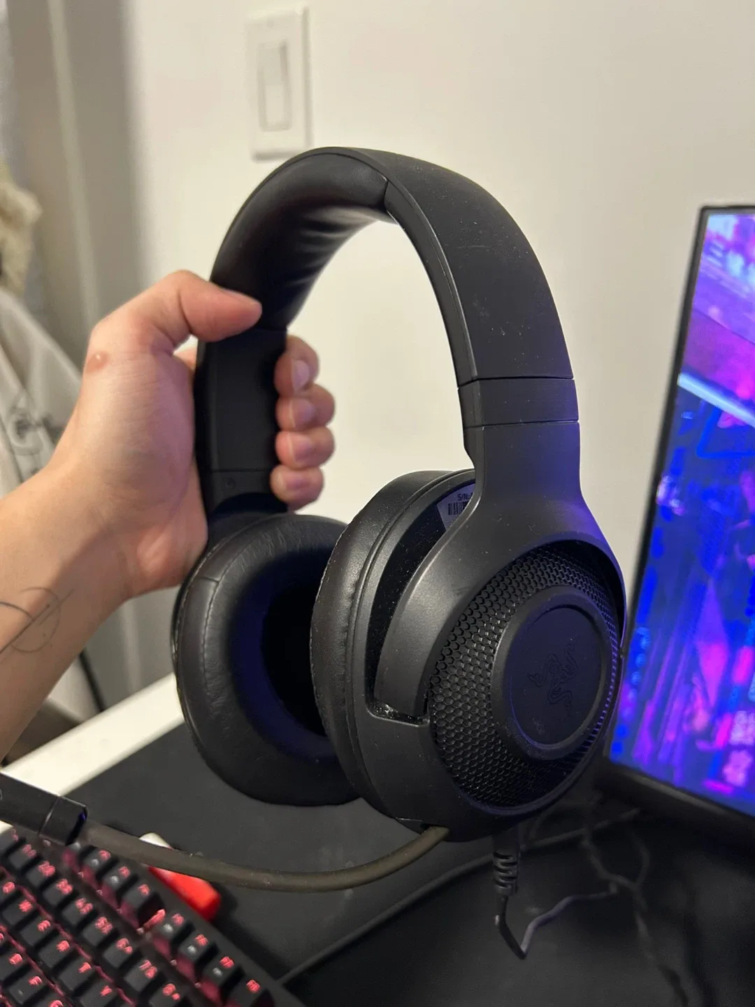 Gaming Computer ( everything for $900) Pick up Only image indicator(7)