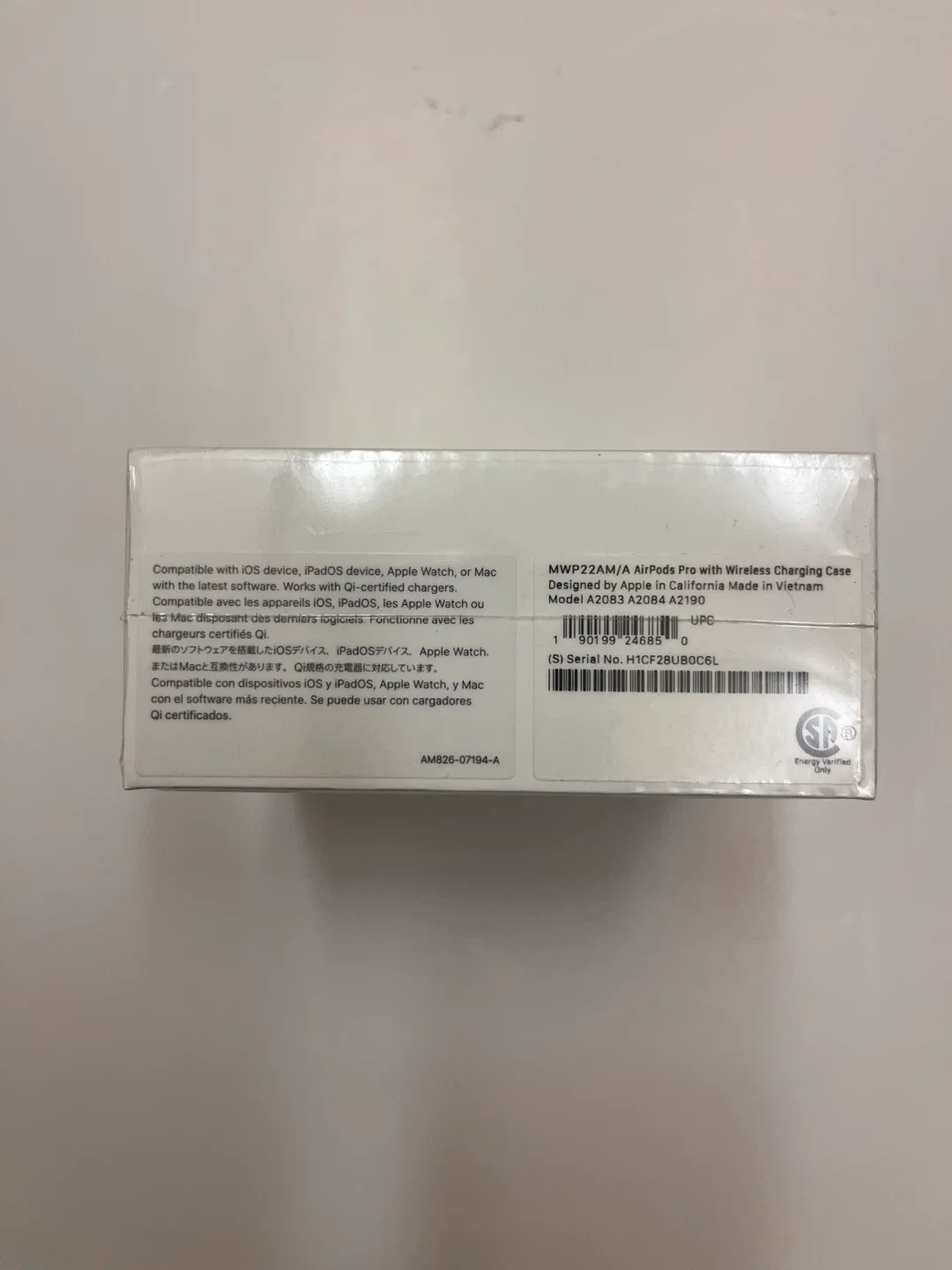 Apple AirPods Pro with Wireless Charging Case image indicator(3)